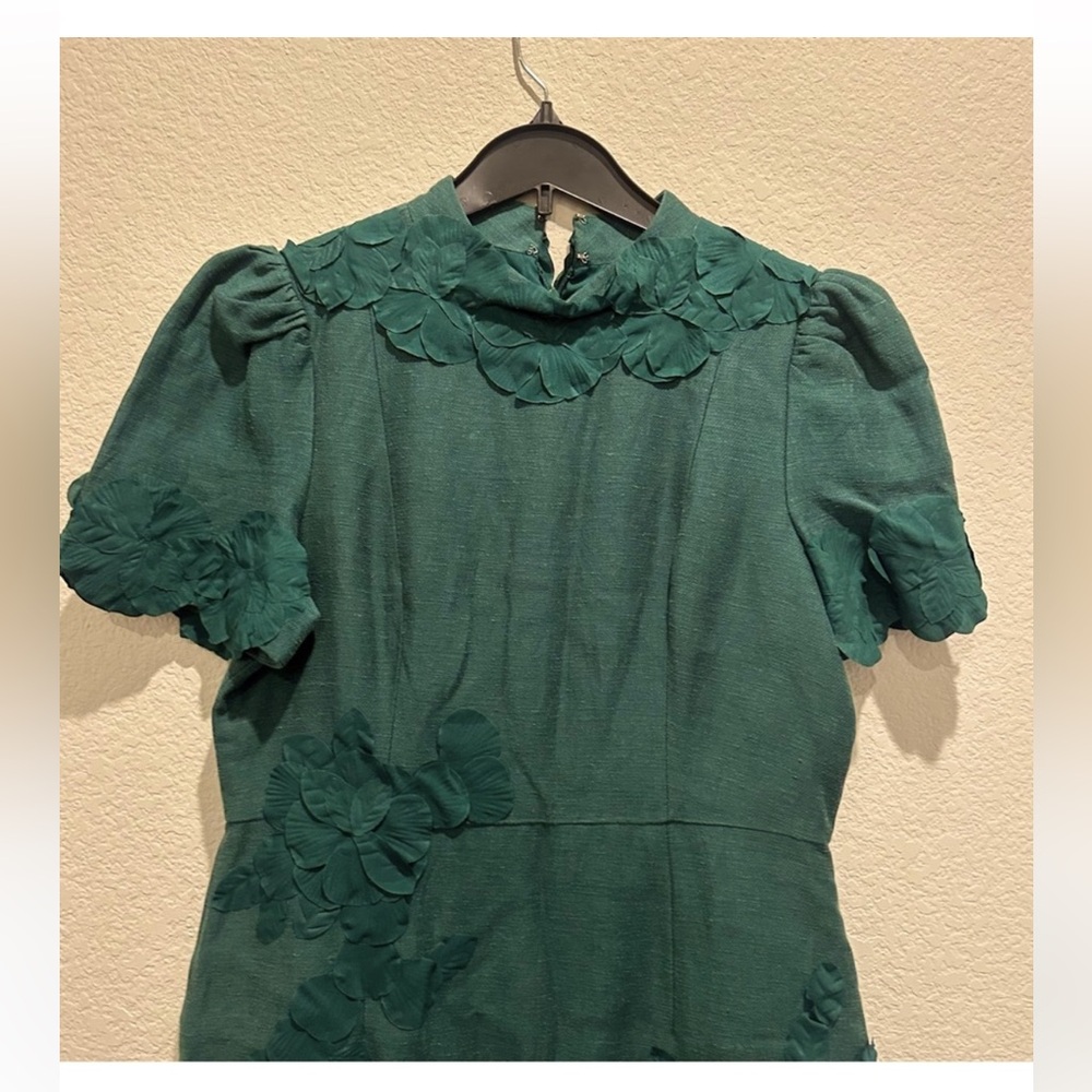 ANTONIO MELANI NWT Willow Floral Applique Mock Neck Short Sleeve Midi Dress - Picture 3 of 11